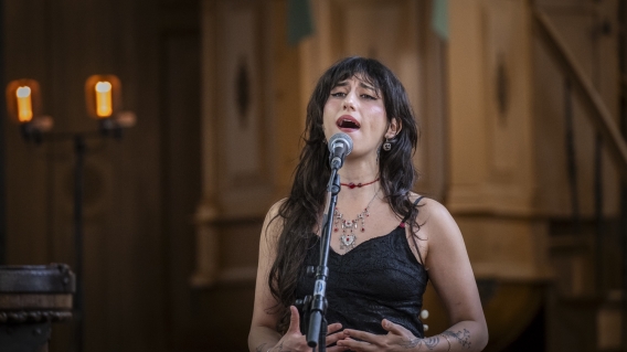 Nederland, Appingedam, 30-05-'26; Festival terug naar het Begin. Optreden van Naaz in de kerk van Tjamsweer.

Foto: Kees van de Veen